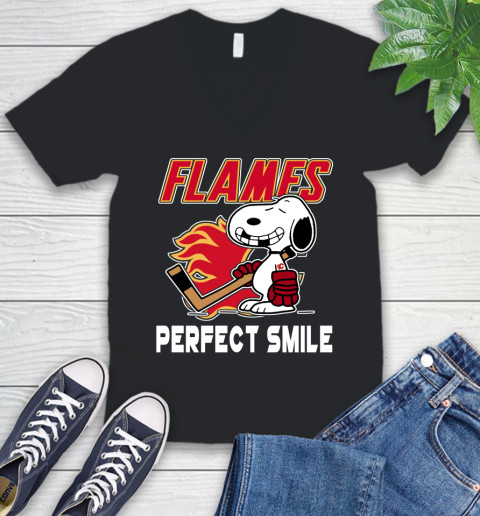 NHL Calgary Flames Snoopy Perfect Smile The Peanuts Movie Hockey T Shirt V-Neck T-Shirt