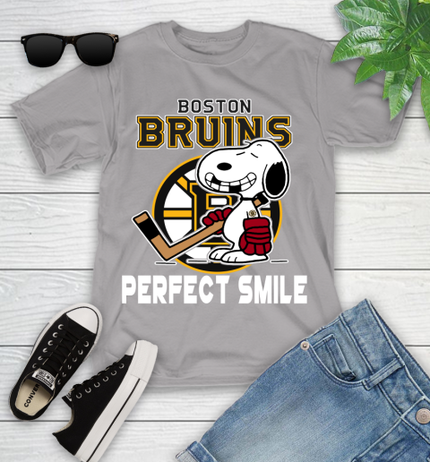 NHL Boston Bruins Snoopy Perfect Smile The Peanuts Movie Hockey T Shirt Youth T-Shirt 4