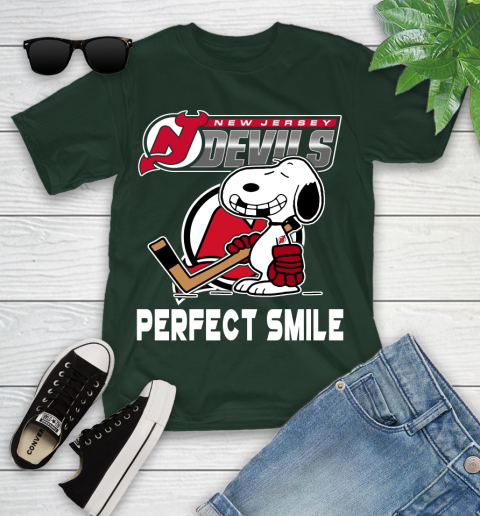 NHL New Jersey Devils Snoopy Perfect Smile The Peanuts Movie Hockey T Shirt Youth T-Shirt 5
