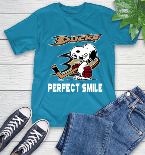 NHL Anaheim Ducks Snoopy Perfect Smile The Peanuts Movie Hockey T Shirt T-Shirt 9
