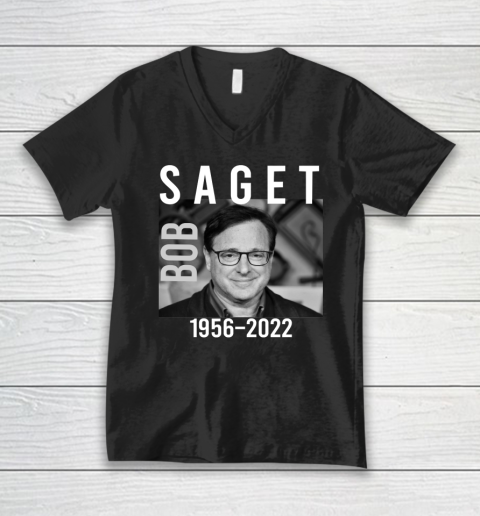 Bob Saget 1956 2022 RIP V-Neck T-Shirt