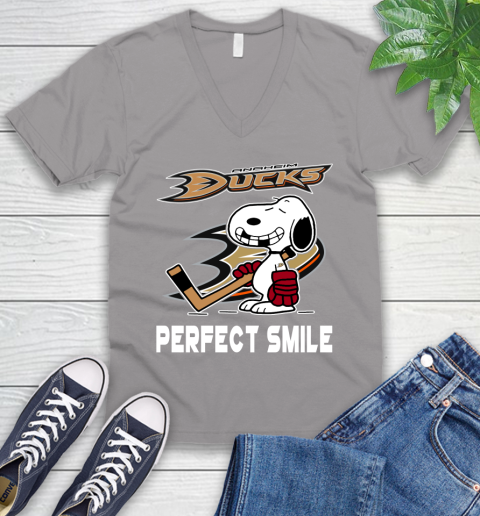 NHL Anaheim Ducks Snoopy Perfect Smile The Peanuts Movie Hockey T Shirt V-Neck T-Shirt 3