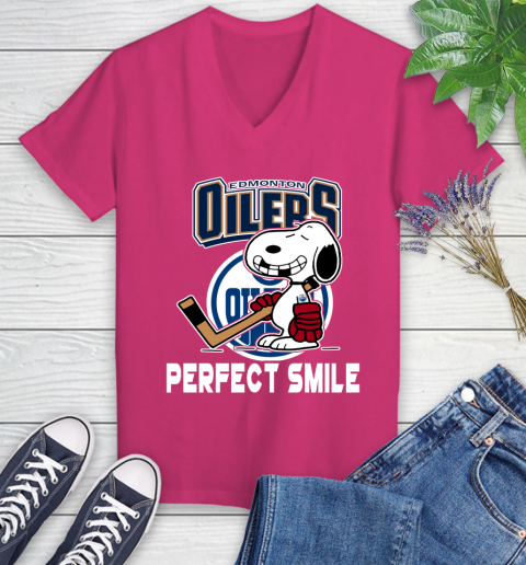NHL Detroit Red Wings Snoopy Perfect Smile The Peanuts Movie Hockey T Shirt Women's V-Neck T-Shirt 9