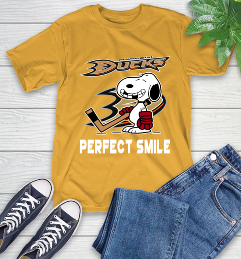 NHL Anaheim Ducks Snoopy Perfect Smile The Peanuts Movie Hockey T Shirt T-Shirt 2