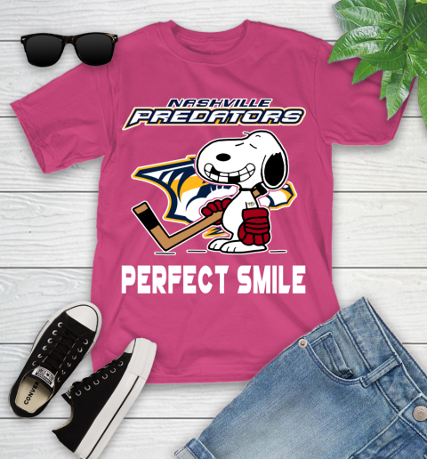 NHL Nashville Predators Snoopy Perfect Smile The Peanuts Movie Hockey T Shirt Youth T-Shirt - Image 12