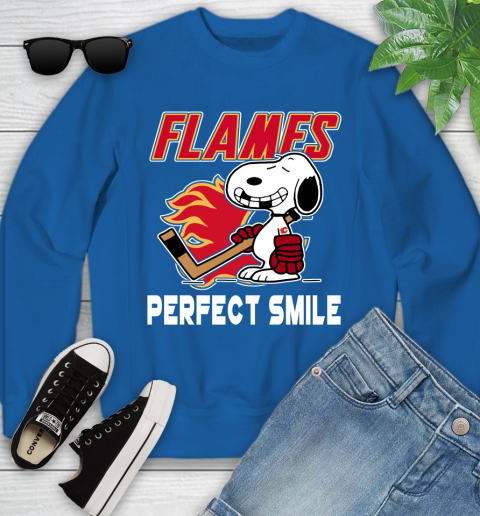 NHL Calgary Flames Snoopy Perfect Smile The Peanuts Movie Hockey T Shirt Youth Sweatshirt 7