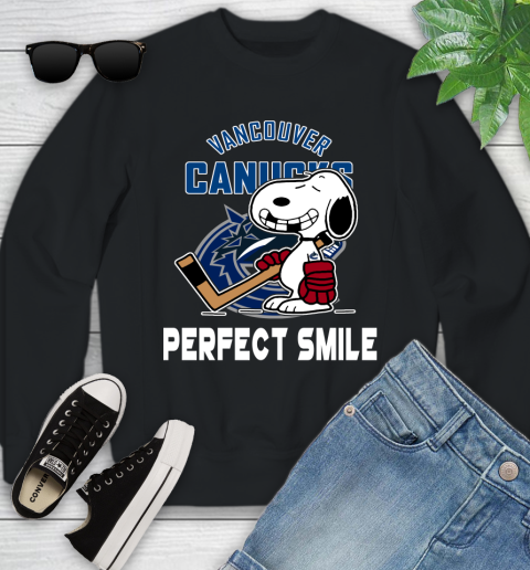 NHL Vancouver Canucks Snoopy Perfect Smile The Peanuts Movie Hockey T Shirt Youth Sweatshirt
