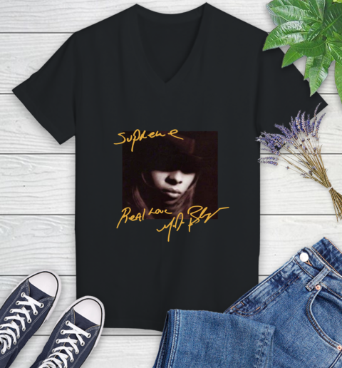 Mary J Blige Women's V-Neck T-Shirt 2