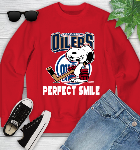 NHL Detroit Red Wings Snoopy Perfect Smile The Peanuts Movie Hockey T Shirt Youth Sweatshirt 8