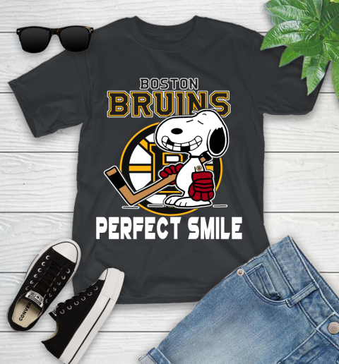 NHL Boston Bruins Snoopy Perfect Smile The Peanuts Movie Hockey T Shirt Youth T-Shirt