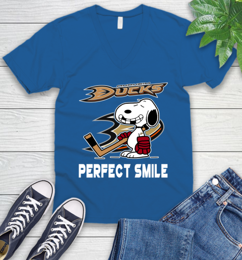 NHL Anaheim Ducks Snoopy Perfect Smile The Peanuts Movie Hockey T Shirt V-Neck T-Shirt 5