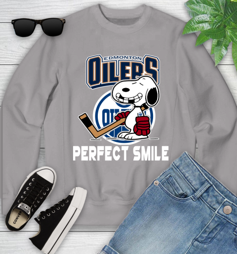 NHL Detroit Red Wings Snoopy Perfect Smile The Peanuts Movie Hockey T Shirt Youth Sweatshirt 3