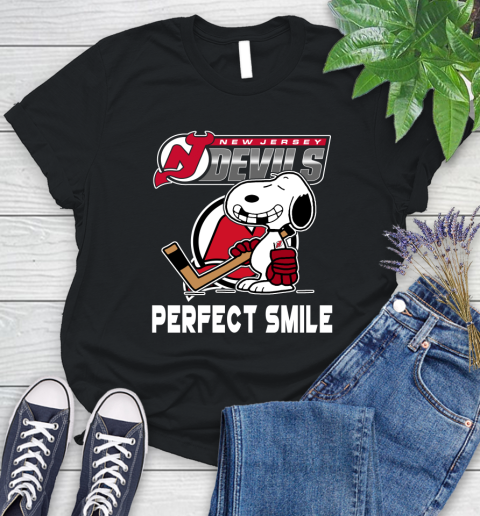 NHL New Jersey Devils Snoopy Perfect Smile The Peanuts Movie Hockey T Shirt Women's T-Shirt