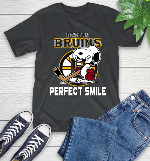 NHL Boston Bruins Snoopy Perfect Smile The Peanuts Movie Hockey T Shirt T-Shirt
