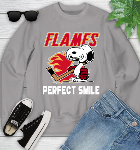 NHL Calgary Flames Snoopy Perfect Smile The Peanuts Movie Hockey T Shirt Youth Sweatshirt 3