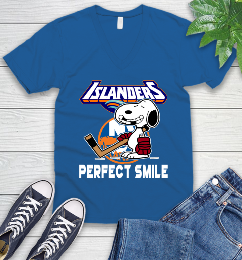 NHL New York Islanders Snoopy Perfect Smile The Peanuts Movie Hockey T Shirt V-Neck T-Shirt 5