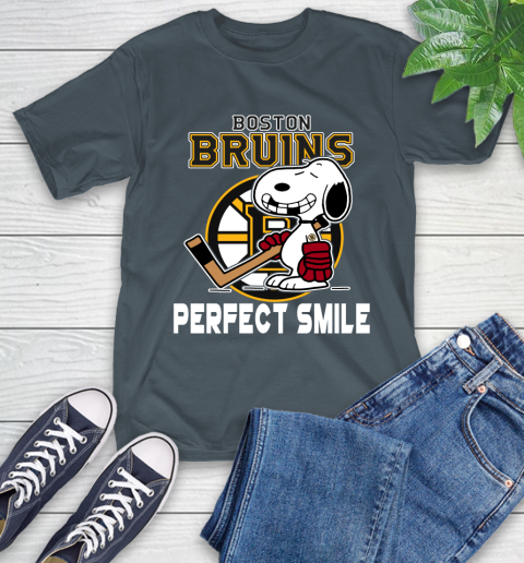NHL Boston Bruins Snoopy Perfect Smile The Peanuts Movie Hockey T Shirt T-Shirt 10