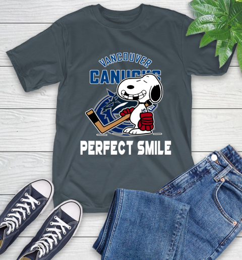 NHL Vancouver Canucks Snoopy Perfect Smile The Peanuts Movie Hockey T Shirt T-Shirt 10