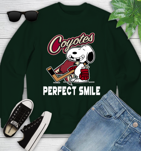 NHL Arizona Coyotes Snoopy Perfect Smile The Peanuts Movie Hockey T Shirt Youth Sweatshirt 9