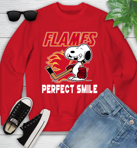 NHL Calgary Flames Snoopy Perfect Smile The Peanuts Movie Hockey T Shirt Youth Sweatshirt 8