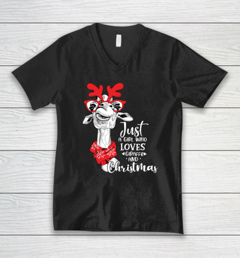 Just A Girl Who Loves Giraffe Christmas Giraffe Lover Xmas V-Neck T-Shirt
