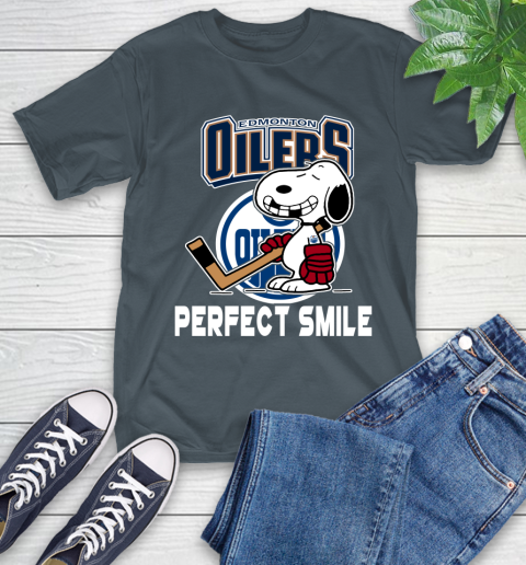NHL Detroit Red Wings Snoopy Perfect Smile The Peanuts Movie Hockey T Shirt T-Shirt 10