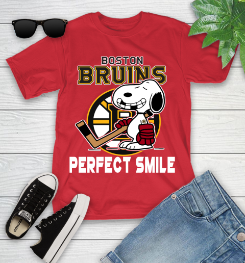 NHL Boston Bruins Snoopy Perfect Smile The Peanuts Movie Hockey T Shirt Youth T-Shirt 13