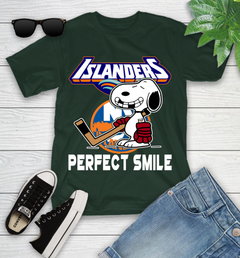 NHL New York Islanders Snoopy Perfect Smile The Peanuts Movie Hockey T Shirt Youth T-Shirt 5