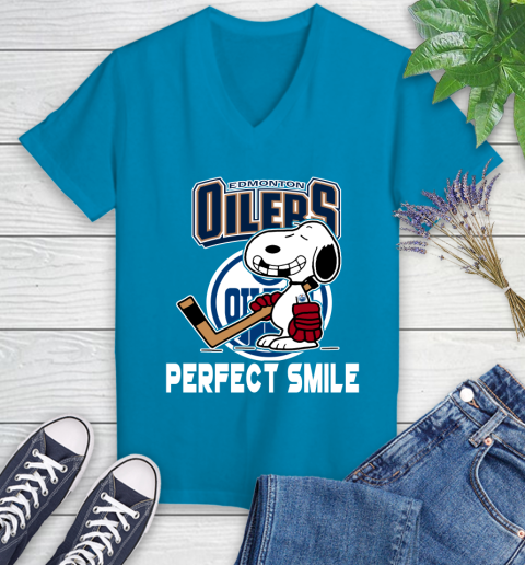 NHL Detroit Red Wings Snoopy Perfect Smile The Peanuts Movie Hockey T Shirt Women's V-Neck T-Shirt 7