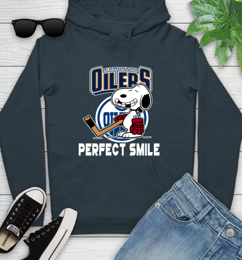 NHL Detroit Red Wings Snoopy Perfect Smile The Peanuts Movie Hockey T Shirt Youth Hoodie 10