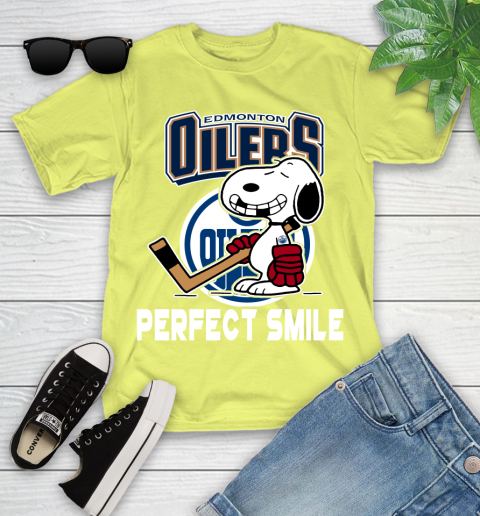 NHL Detroit Red Wings Snoopy Perfect Smile The Peanuts Movie Hockey T Shirt Youth T-Shirt 10