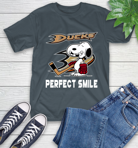 NHL Anaheim Ducks Snoopy Perfect Smile The Peanuts Movie Hockey T Shirt T-Shirt 10