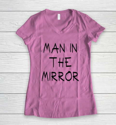 Christian Pulisic Shirt Say Man In The Mirror Women's V-Neck T-Shirt 5
