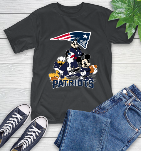 NFL New England Patriots Mickey Mouse Donald Duck Goofy Football Shirt T-Shirt