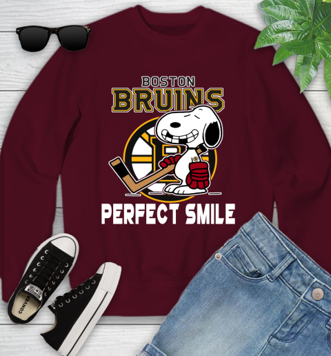 NHL Boston Bruins Snoopy Perfect Smile The Peanuts Movie Hockey T Shirt Youth Sweatshirt 4
