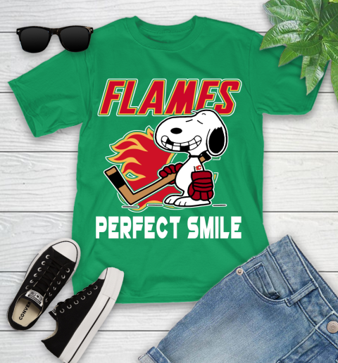 NHL Calgary Flames Snoopy Perfect Smile The Peanuts Movie Hockey T Shirt Youth T-Shirt 8