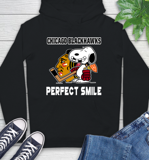 NHL Chicago Blackhawks Snoopy Perfect Smile The Peanuts Movie Hockey T Shirt Hoodie