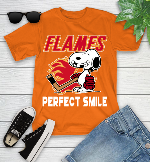 NHL Calgary Flames Snoopy Perfect Smile The Peanuts Movie Hockey T Shirt Youth T-Shirt 9