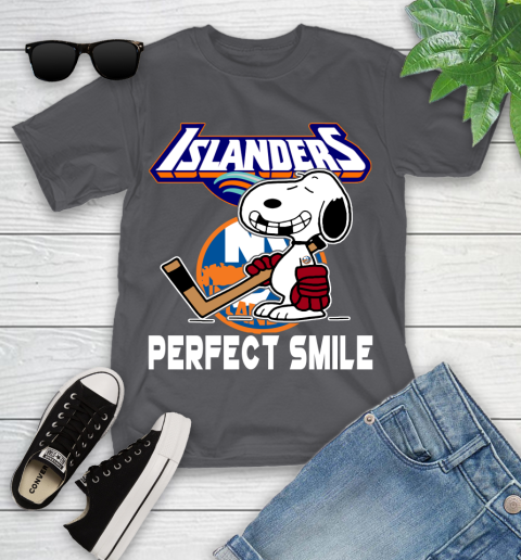 NHL New York Islanders Snoopy Perfect Smile The Peanuts Movie Hockey T Shirt Youth T-Shirt 6
