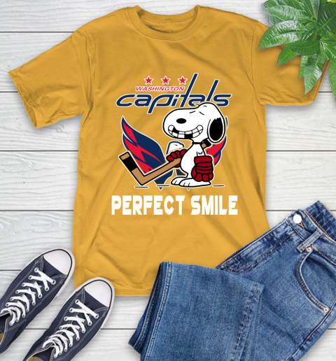 NHL Washington Capitals Snoopy Perfect Smile The Peanuts Movie Hockey T Shirt T-Shirt 2