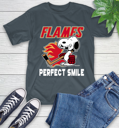 NHL Calgary Flames Snoopy Perfect Smile The Peanuts Movie Hockey T Shirt T-Shirt 10
