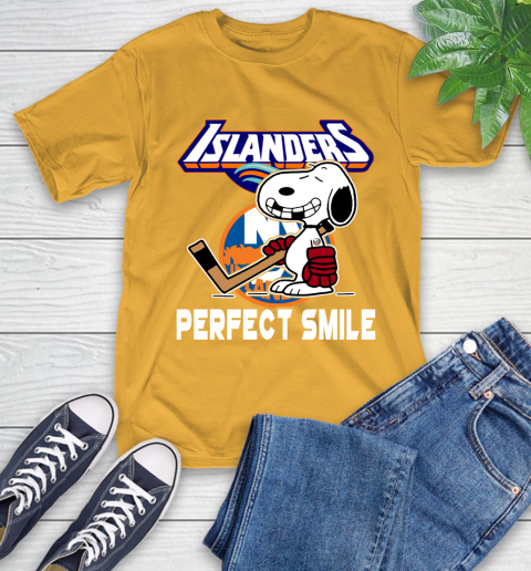 NHL New York Islanders Snoopy Perfect Smile The Peanuts Movie Hockey T Shirt T-Shirt 2
