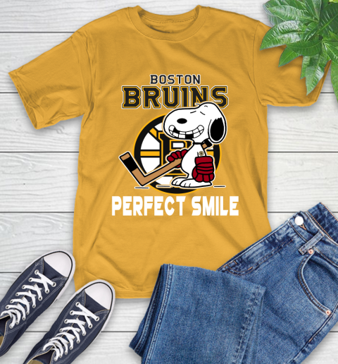 NHL Boston Bruins Snoopy Perfect Smile The Peanuts Movie Hockey T Shirt T-Shirt 2