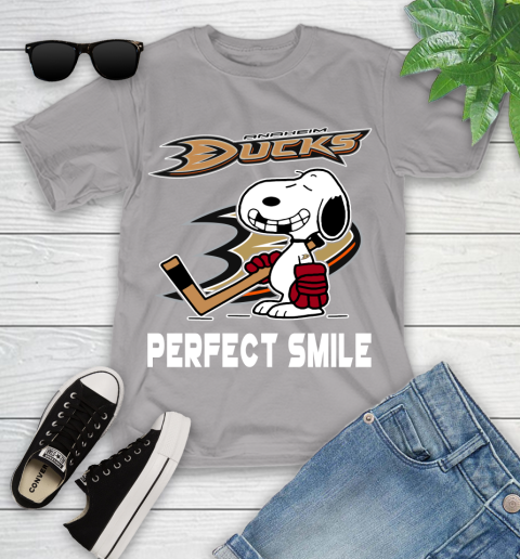 NHL Anaheim Ducks Snoopy Perfect Smile The Peanuts Movie Hockey T Shirt Youth T-Shirt 4