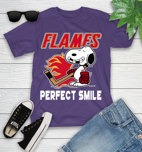 NHL Calgary Flames Snoopy Perfect Smile The Peanuts Movie Hockey T Shirt Youth T-Shirt 3