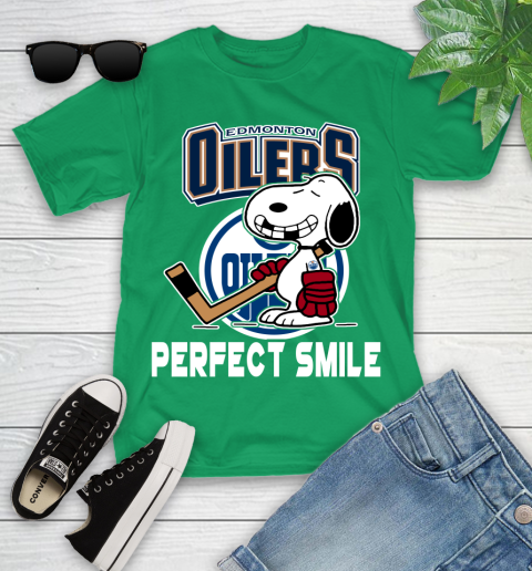 NHL Detroit Red Wings Snoopy Perfect Smile The Peanuts Movie Hockey T Shirt Youth T-Shirt 8