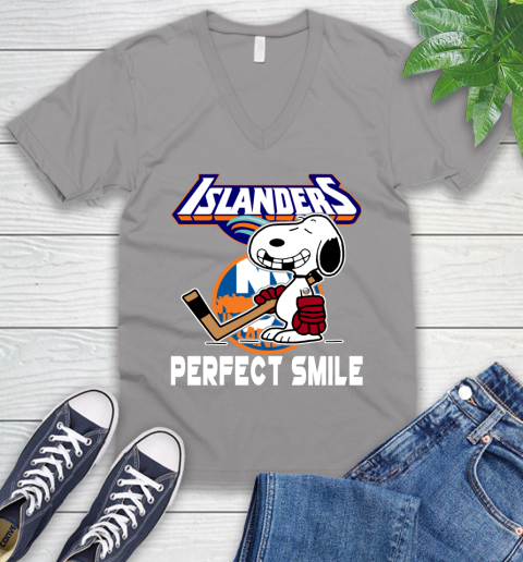 NHL New York Islanders Snoopy Perfect Smile The Peanuts Movie Hockey T Shirt V-Neck T-Shirt 3