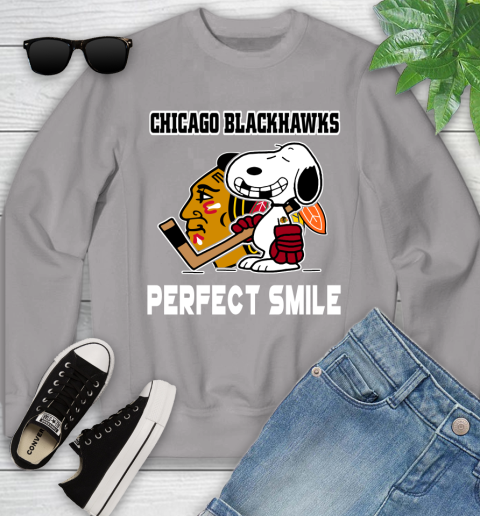 NHL Chicago Blackhawks Snoopy Perfect Smile The Peanuts Movie Hockey T Shirt Youth Sweatshirt 3