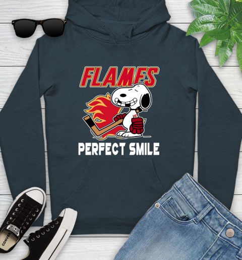 NHL Calgary Flames Snoopy Perfect Smile The Peanuts Movie Hockey T Shirt Youth Hoodie 10