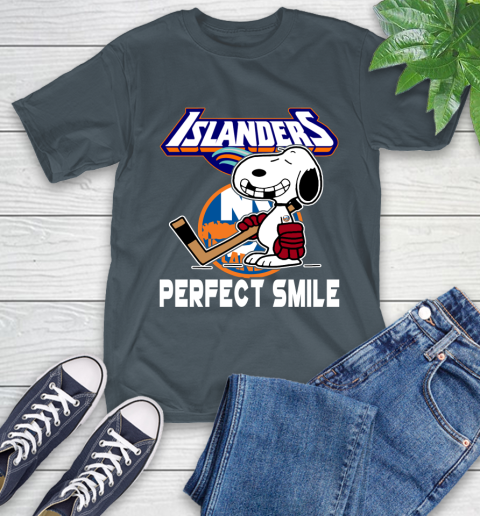 NHL New York Islanders Snoopy Perfect Smile The Peanuts Movie Hockey T Shirt T-Shirt 10
